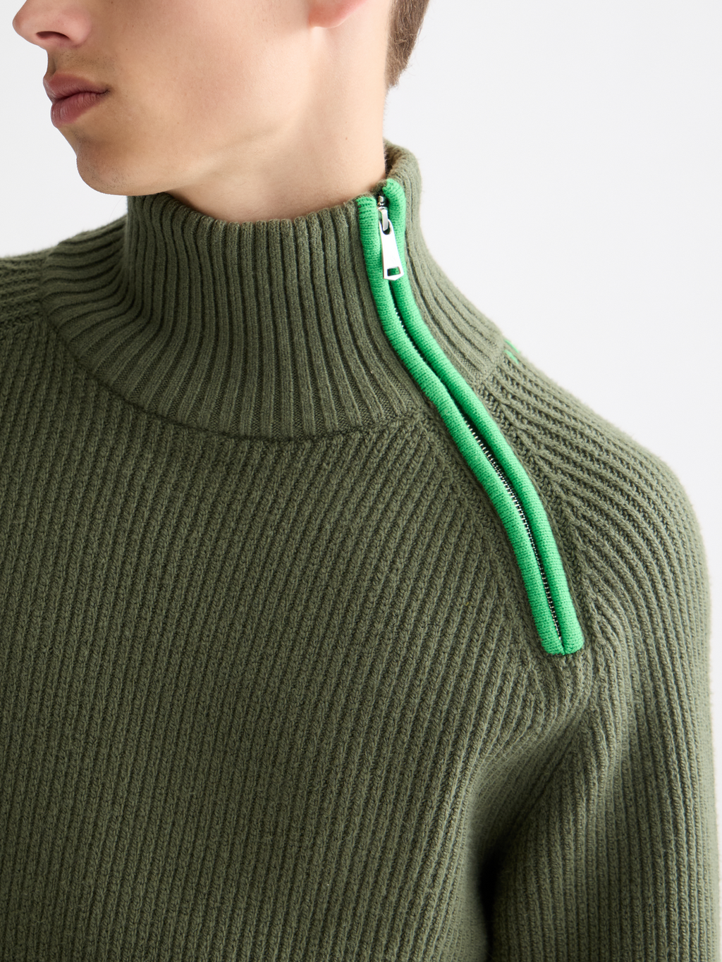 Troyer Raglan zip pullover