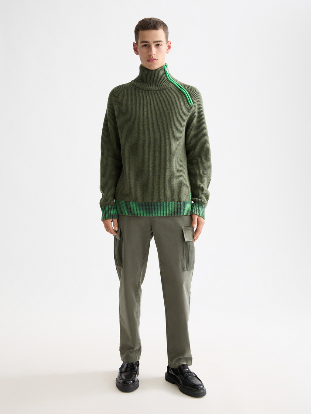 Troyer Raglan zip pullover