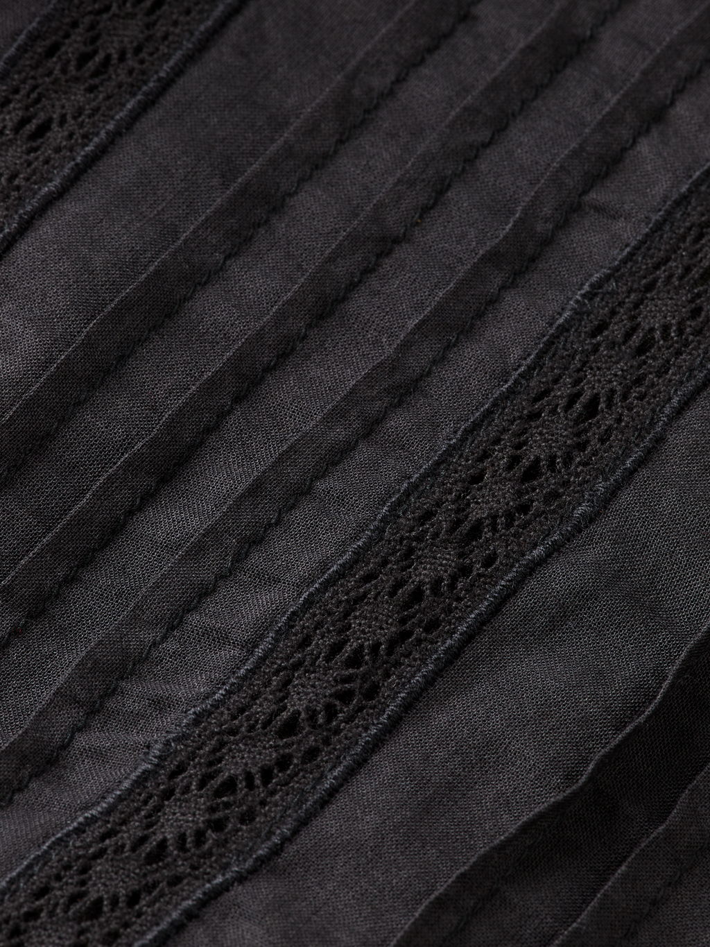 Maxi dress with lace details