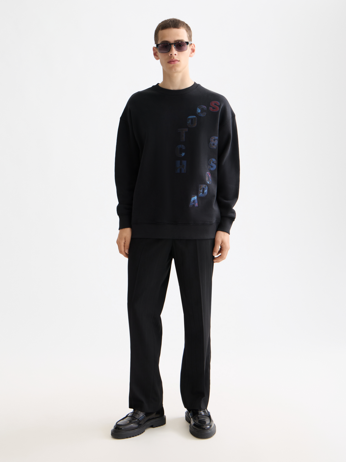 Loose FIt Applique Sweatshirt