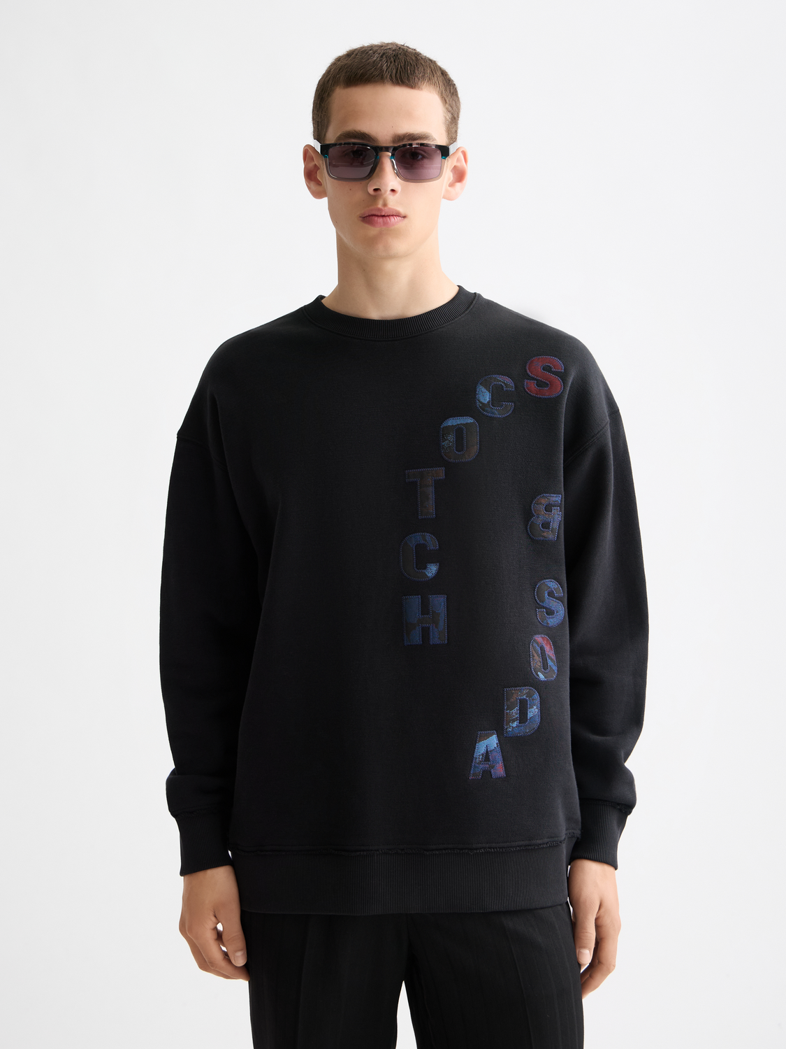 Loose FIt Applique Sweatshirt