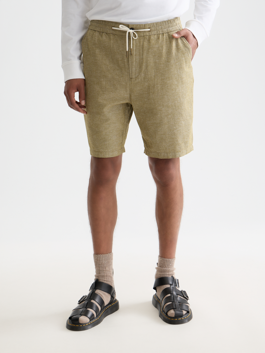 s*8様 週末で取り下げ　LINEN CHINO SHORTS Seasonal Essentials Fave cotton linen chino shorts – Scotch & Soda