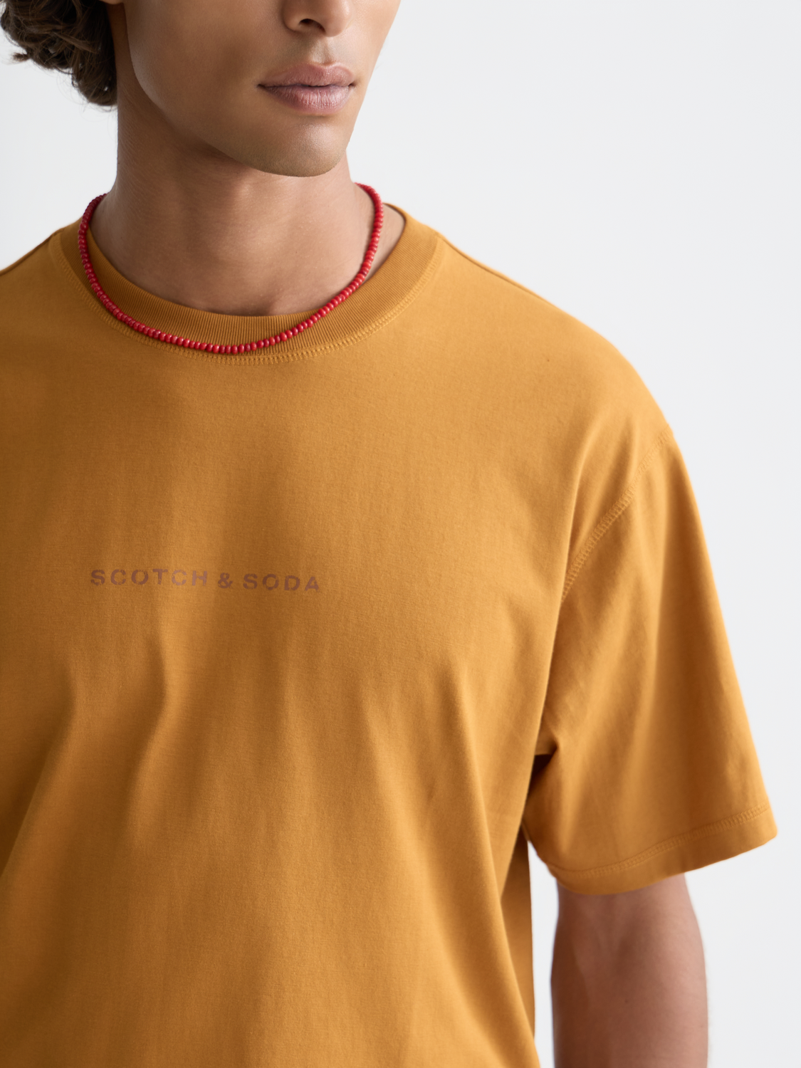 Seasonal Essentials relaxed logo T-shirt