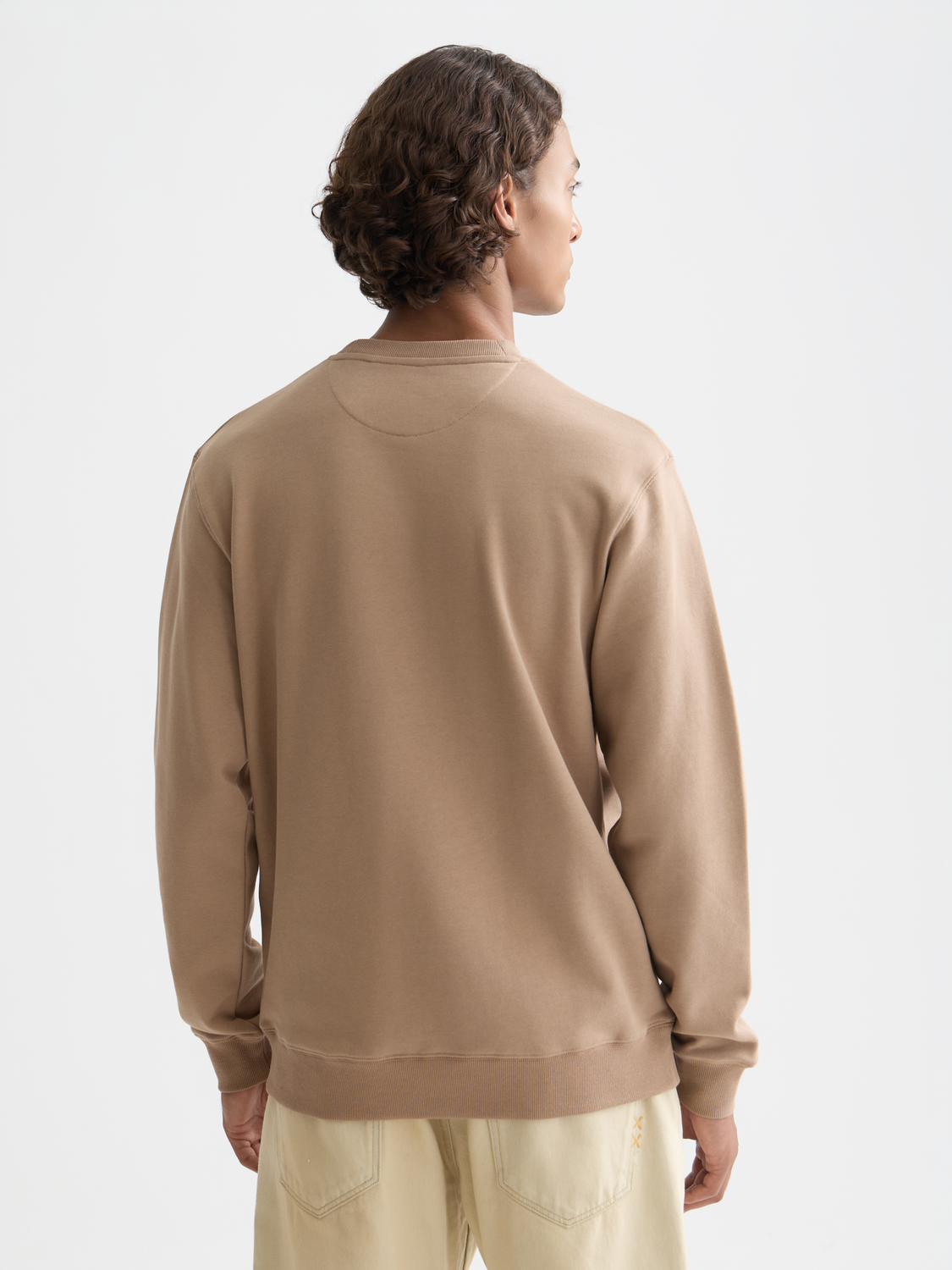 Seasonal Essentials logo badge sweatshirt - AMPHORA