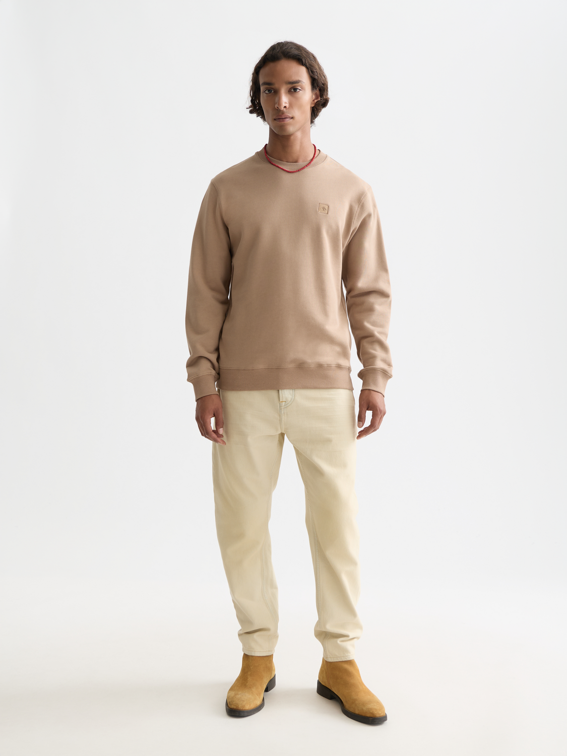 Seasonal Essentials logo badge sweatshirt - AMPHORA