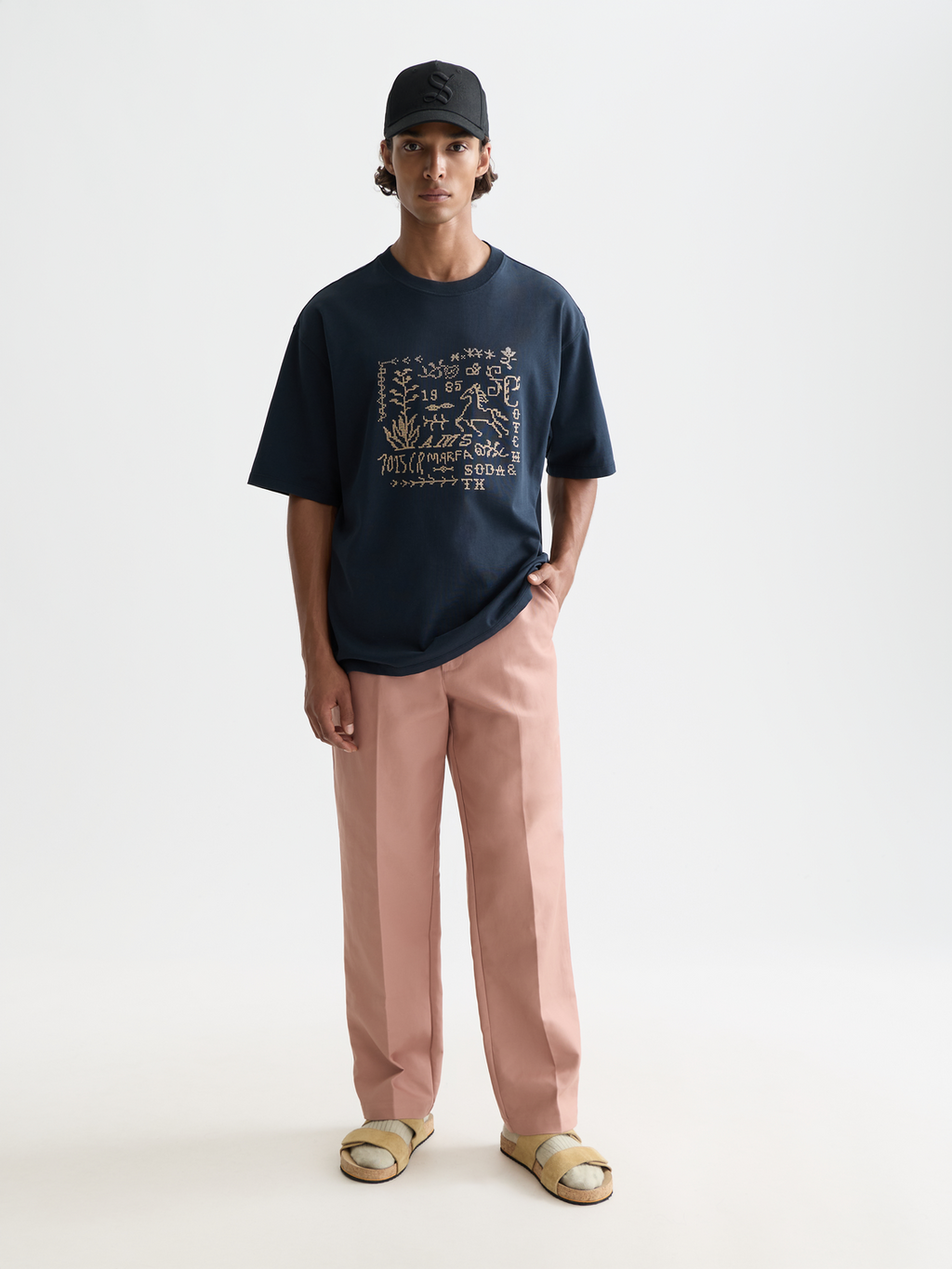 Cross-stitched artwork loose T-shirt