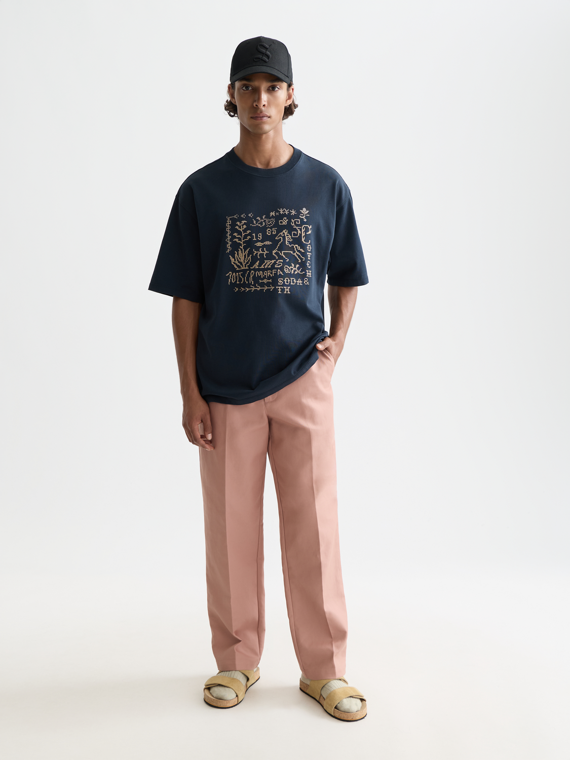 Cross-stitched artwork loose T-shirt