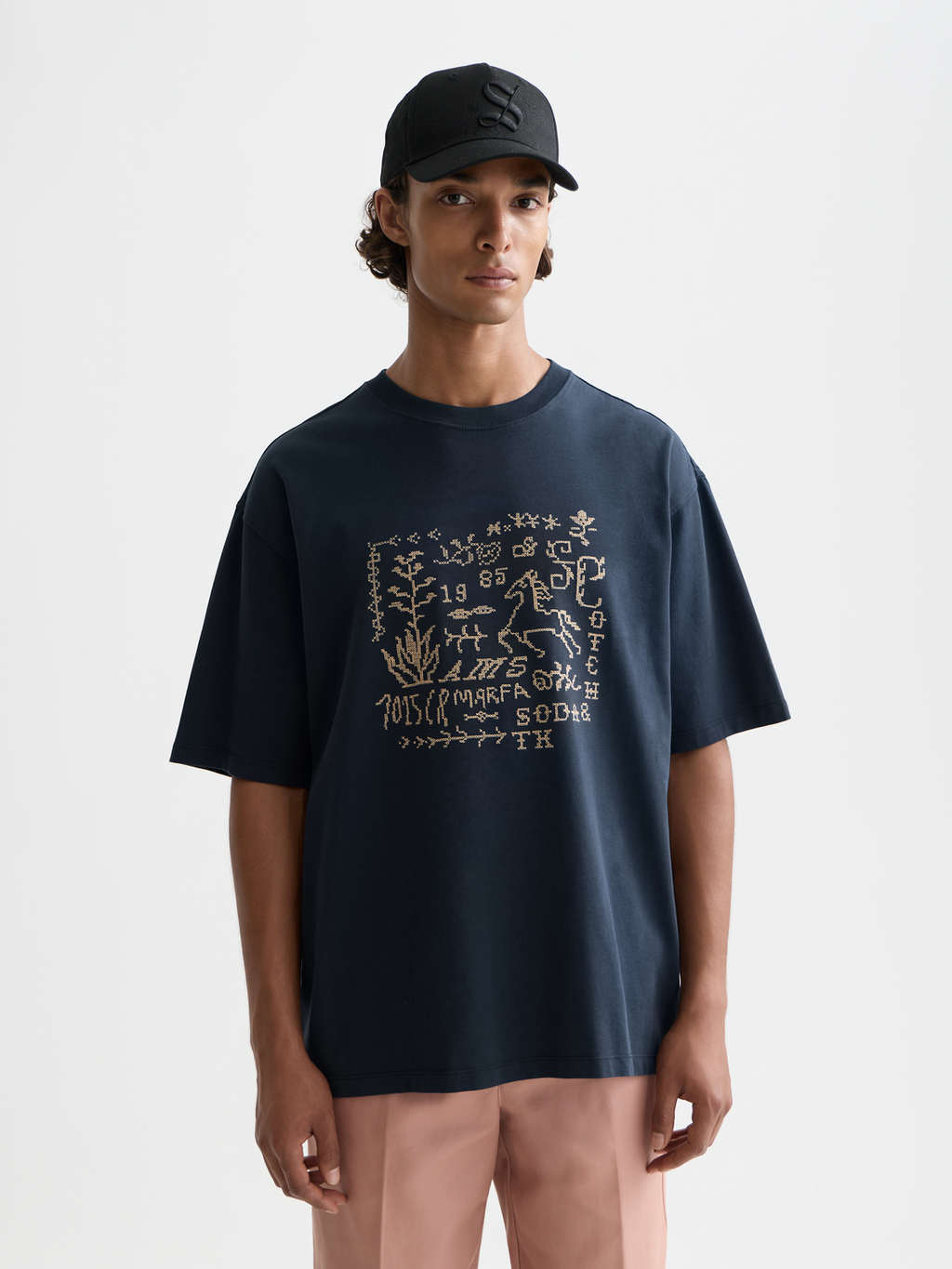 Cross-stitched artwork loose T-shirt