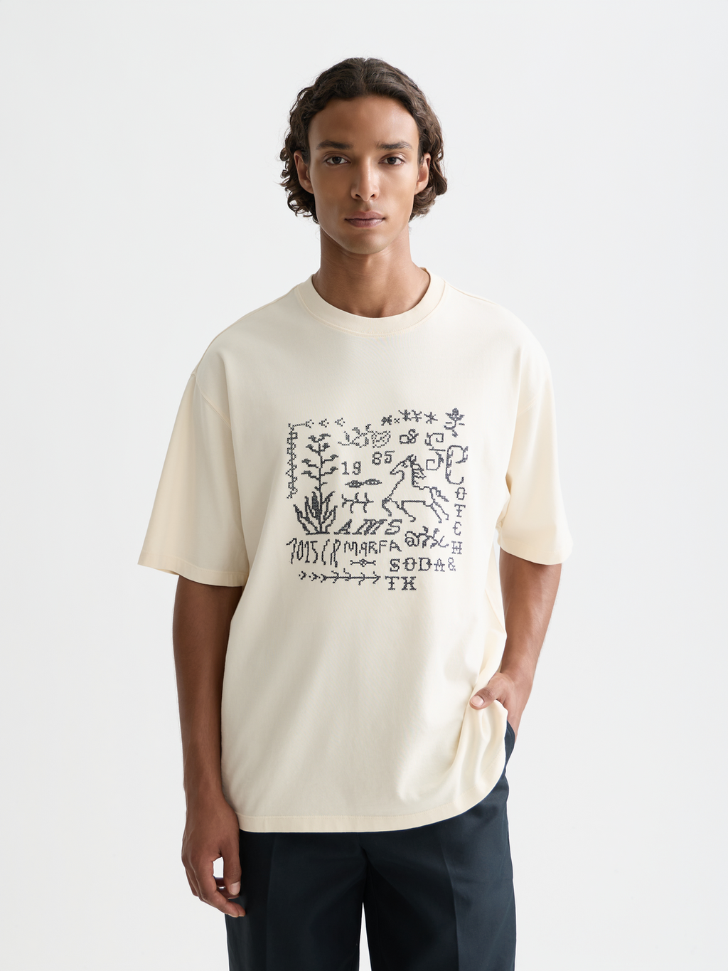 Cross-stitched artwork loose T-shirt