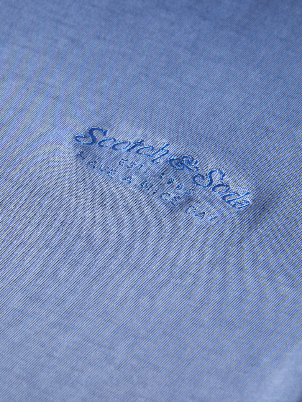 GARMENT DYE LEFT CHEST ARTWORK T-SHIRT