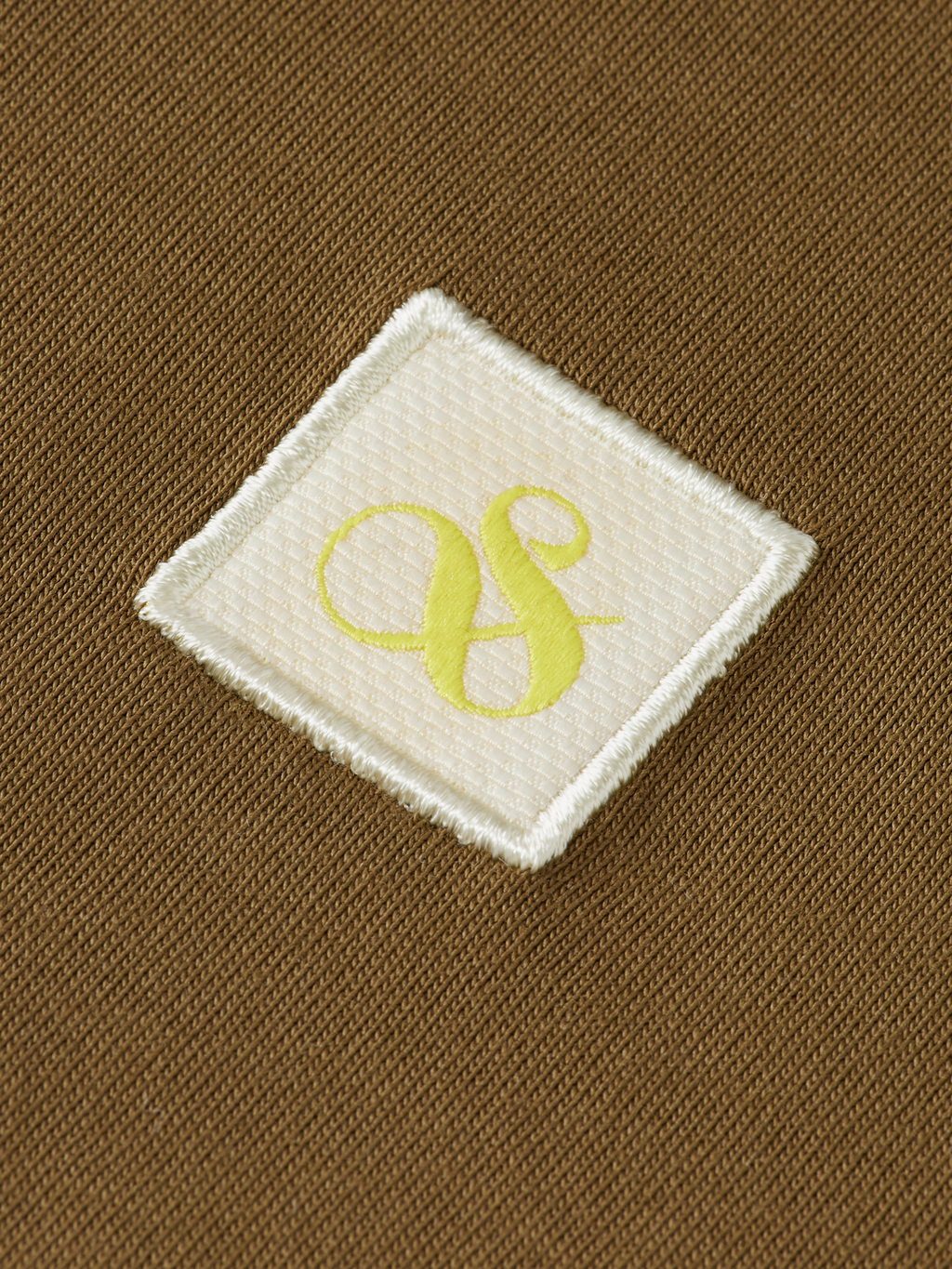 Essential T-Shirt mit Logo-Badge