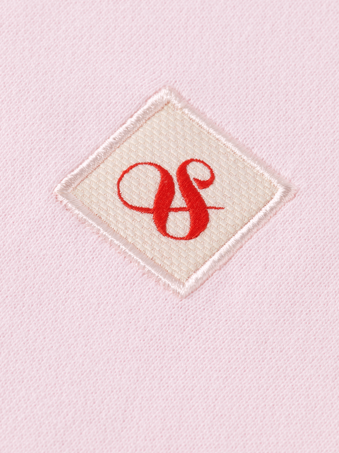 ESSENTIAL LOGO BADGE T-SHIRT