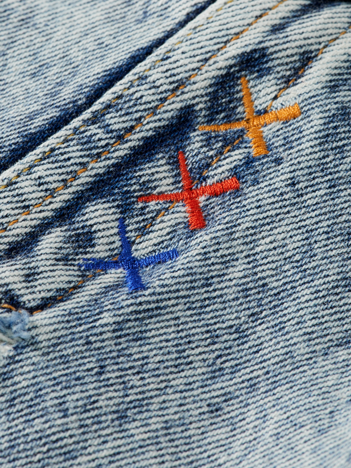 DENIM TRUCKER JACKET