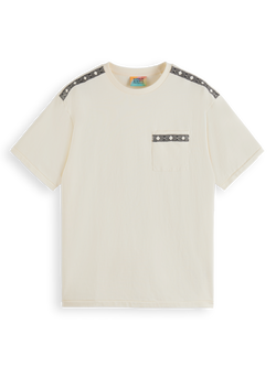 PLACED EMBROIDERY T-SHIRT