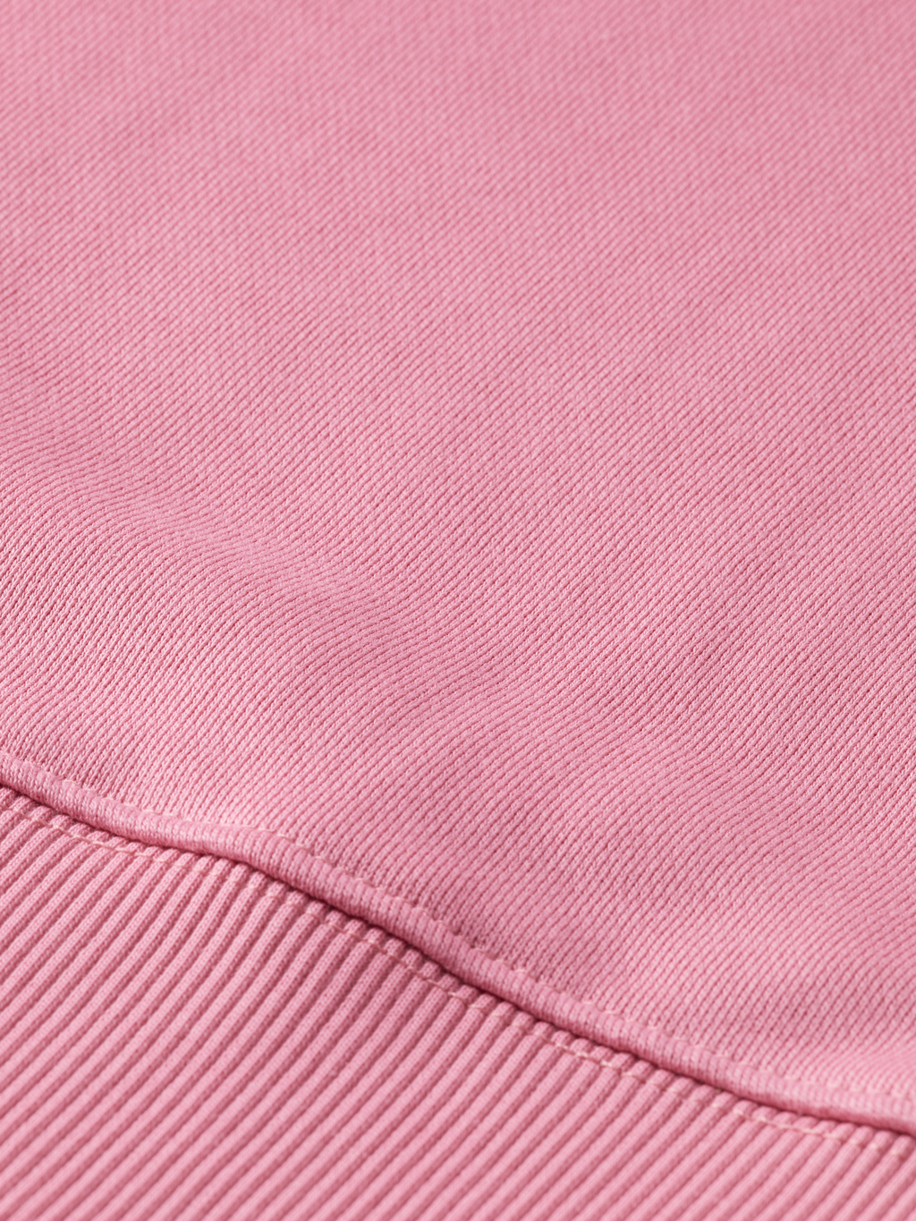 ESSENTIAL BADGE CREW SWEAT