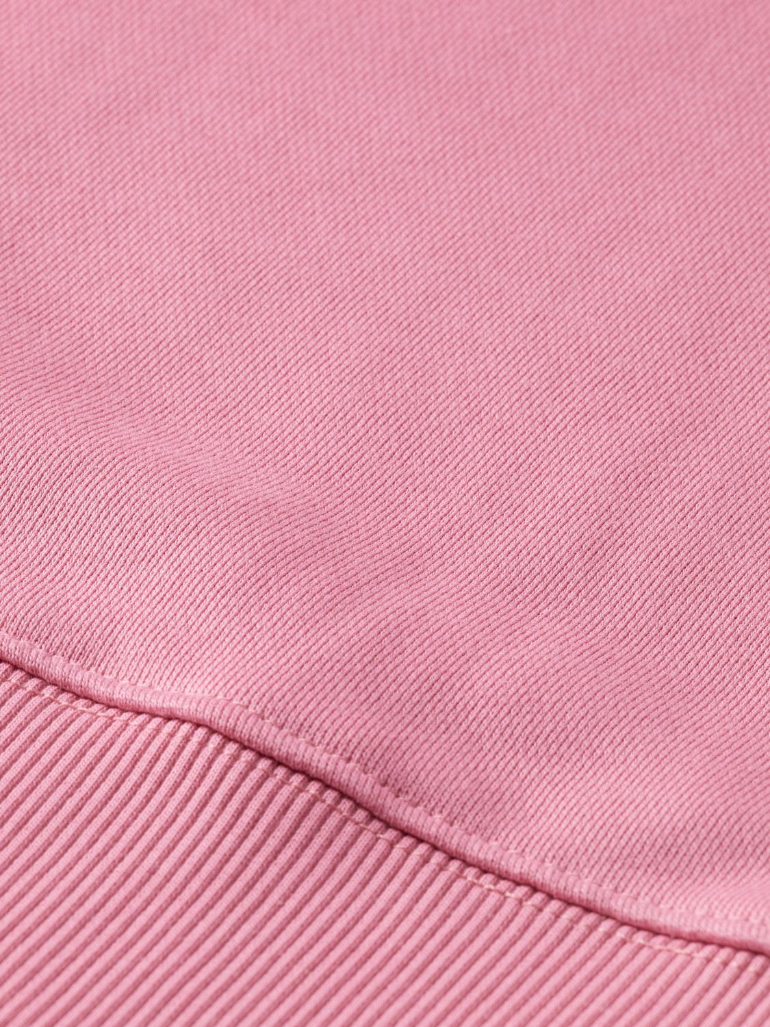 ESSENTIAL BADGE CREW SWEAT