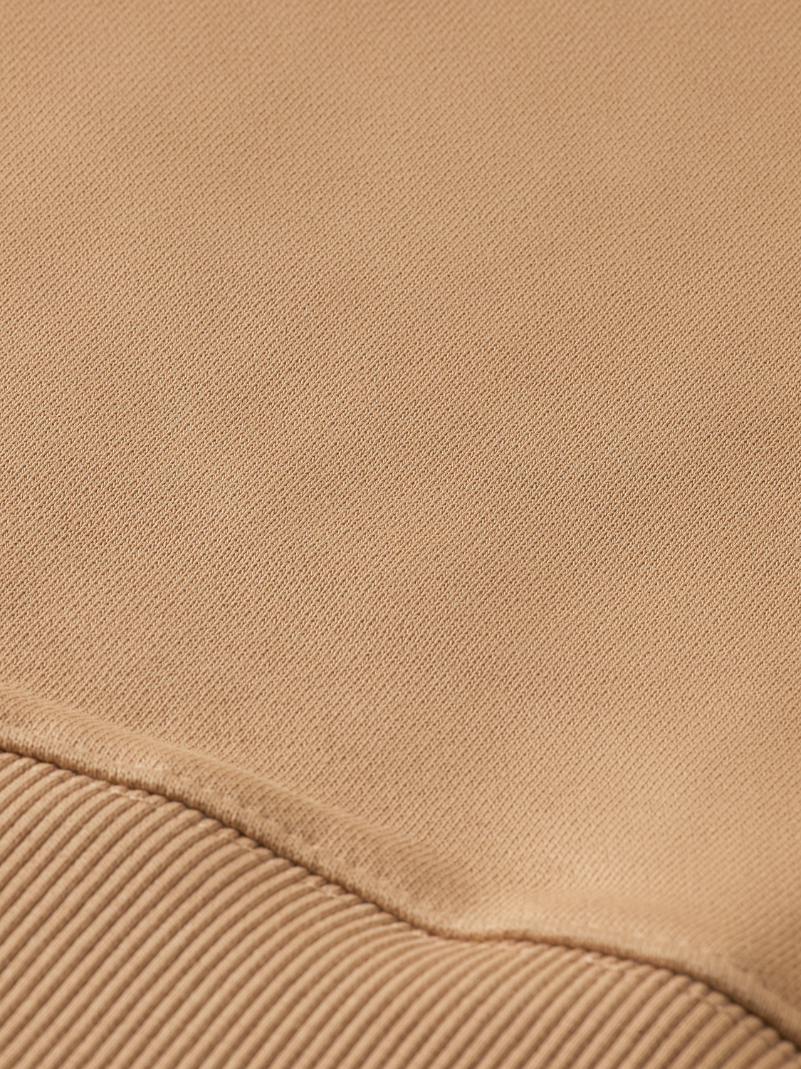 ESSENTIAL BADGE CREW SWEAT
