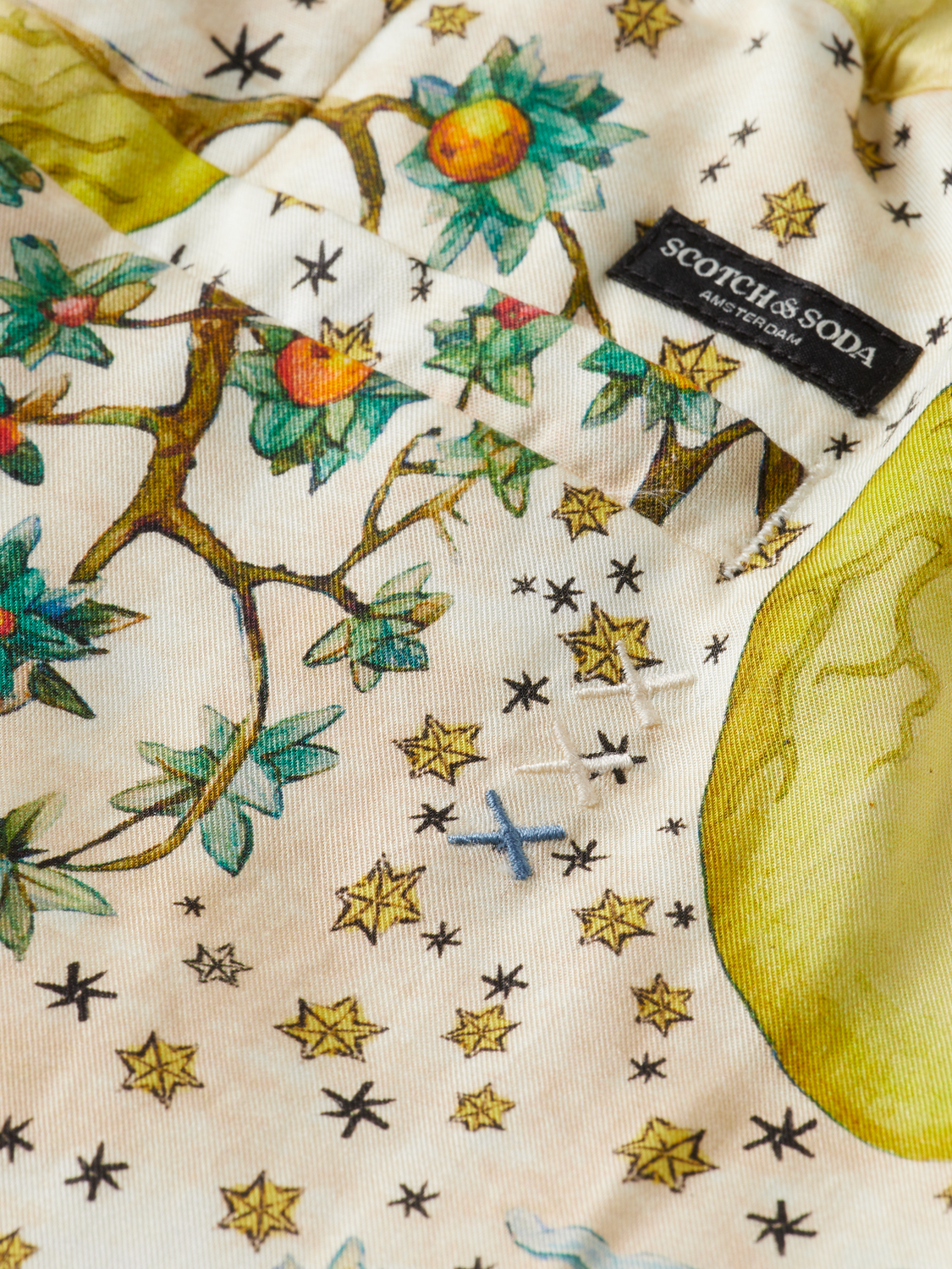 FAVE - PRINTED EMBASSY OF THE FREE MIND BERMUDA SHORT