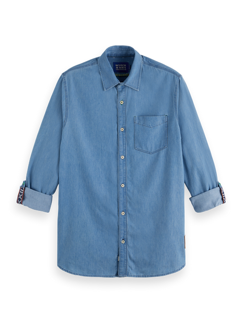 Easy lightweight denim shirt with sleeve adjusters