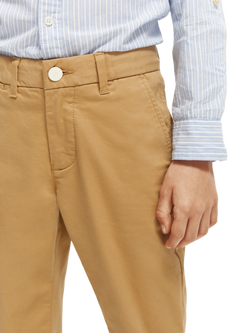 SEASONAL ESSENTIALS REGULAR SLIM FIT- CLASSIC CHINO