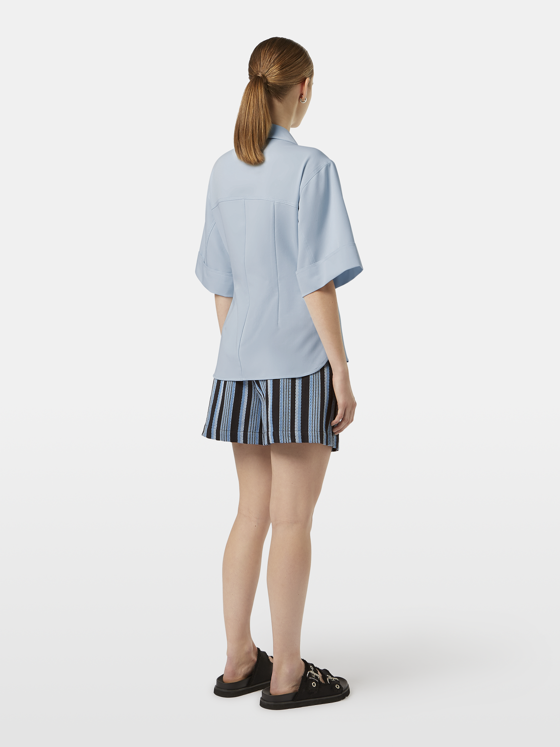 Fitted short sleeve shirt