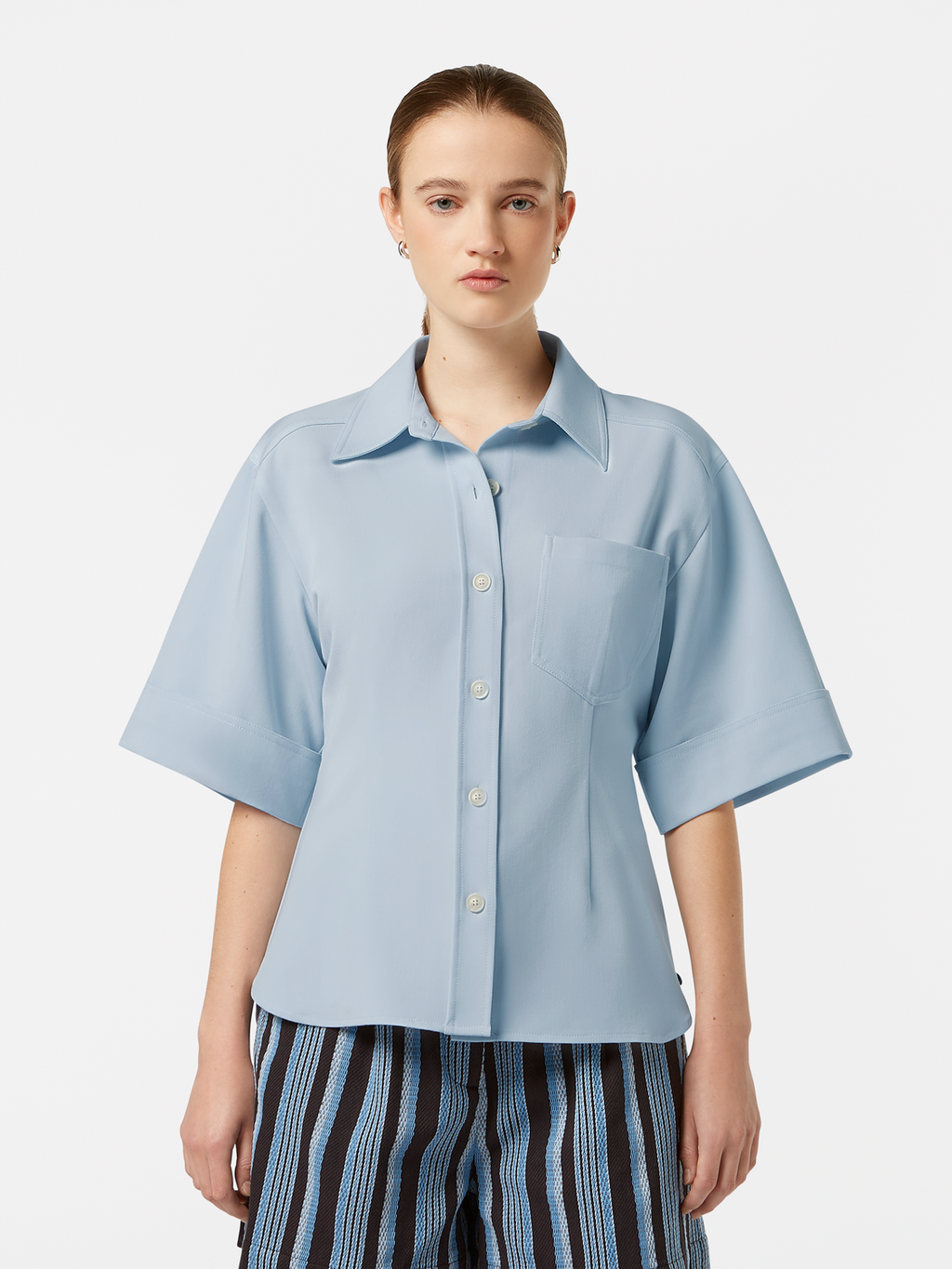 Fitted short sleeve shirt