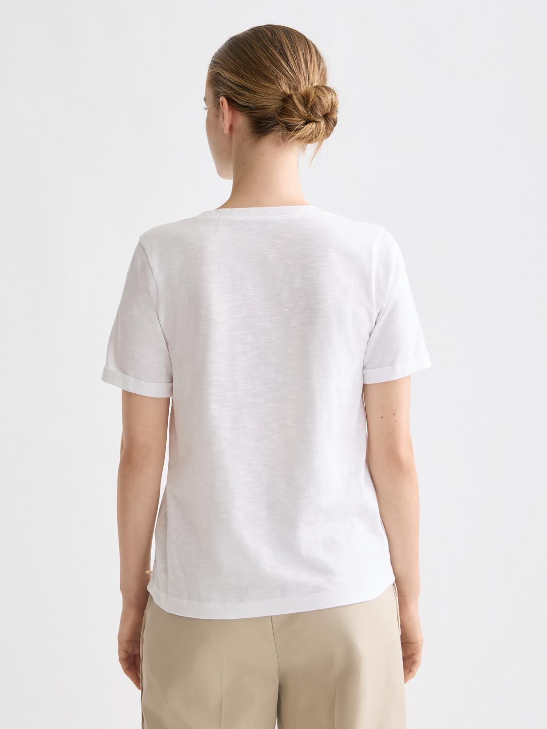 V-neck embroidered artwork T-shirt