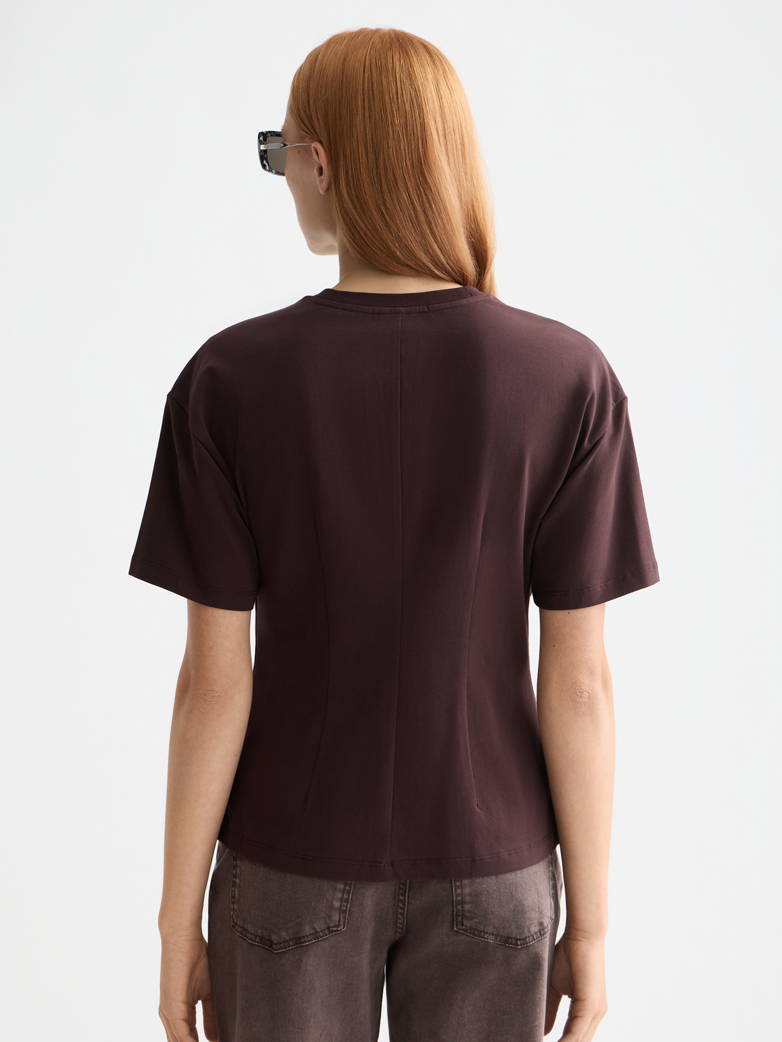 T-shirt with shaping