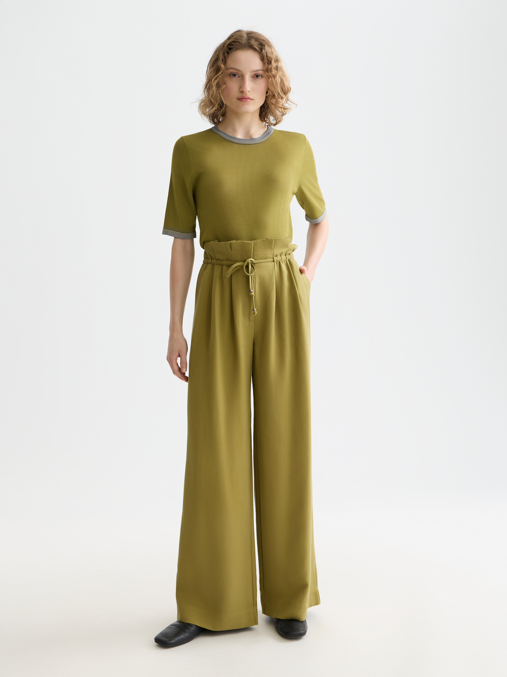 Stripe trim short sleeve pullover