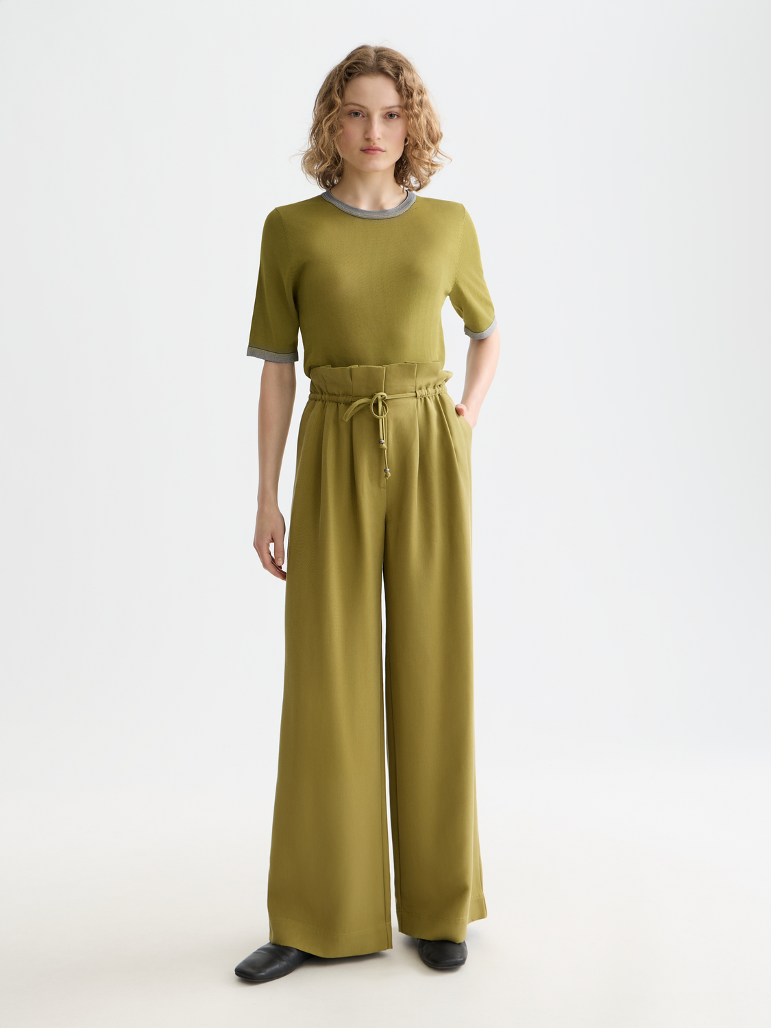 Stripe trim short sleeve pullover