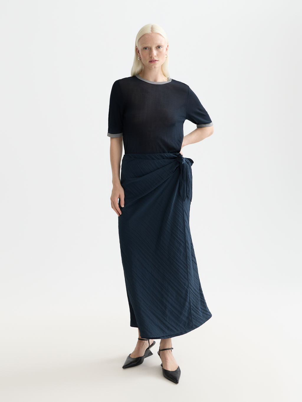 Stripe trim short sleeve pullover