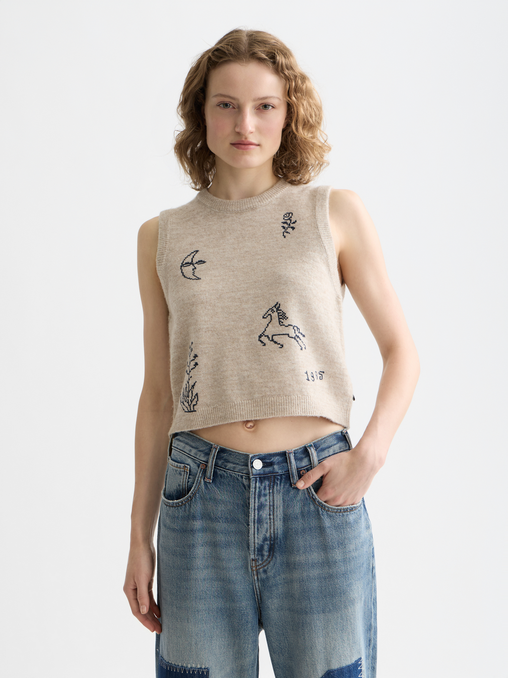 Embroidered crew neck knitted tank