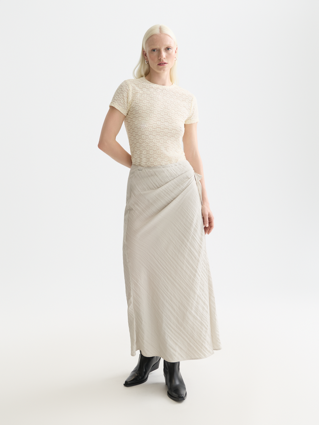 Open structure slim T-shirt