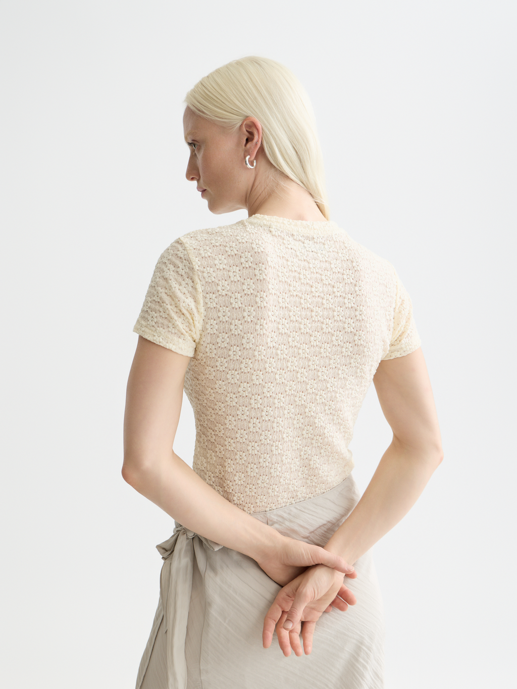 Open structure slim T-shirt