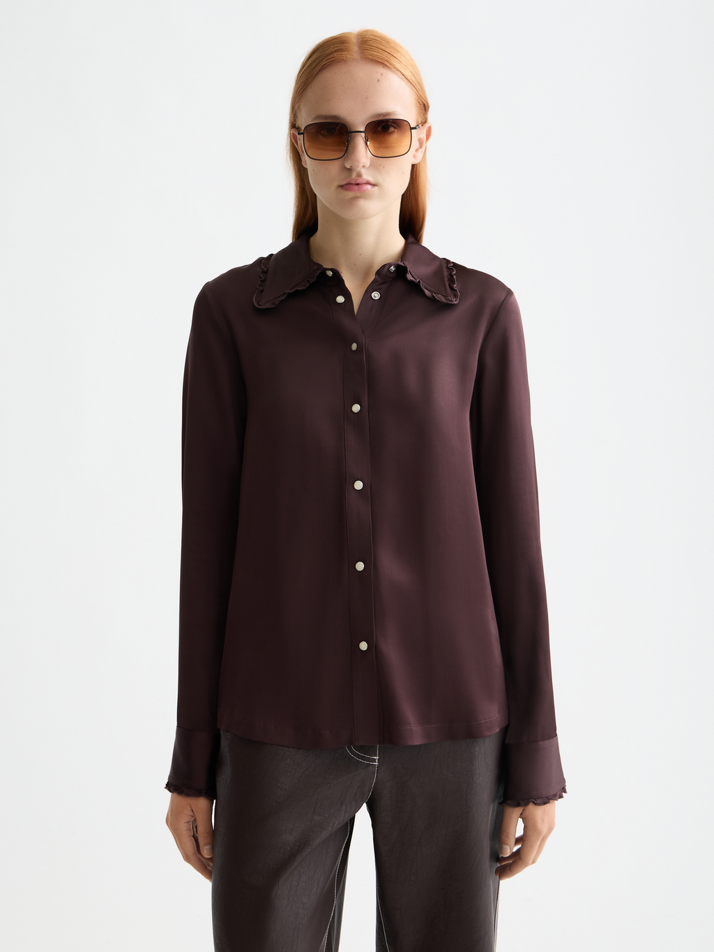 Ruffle collar shirt