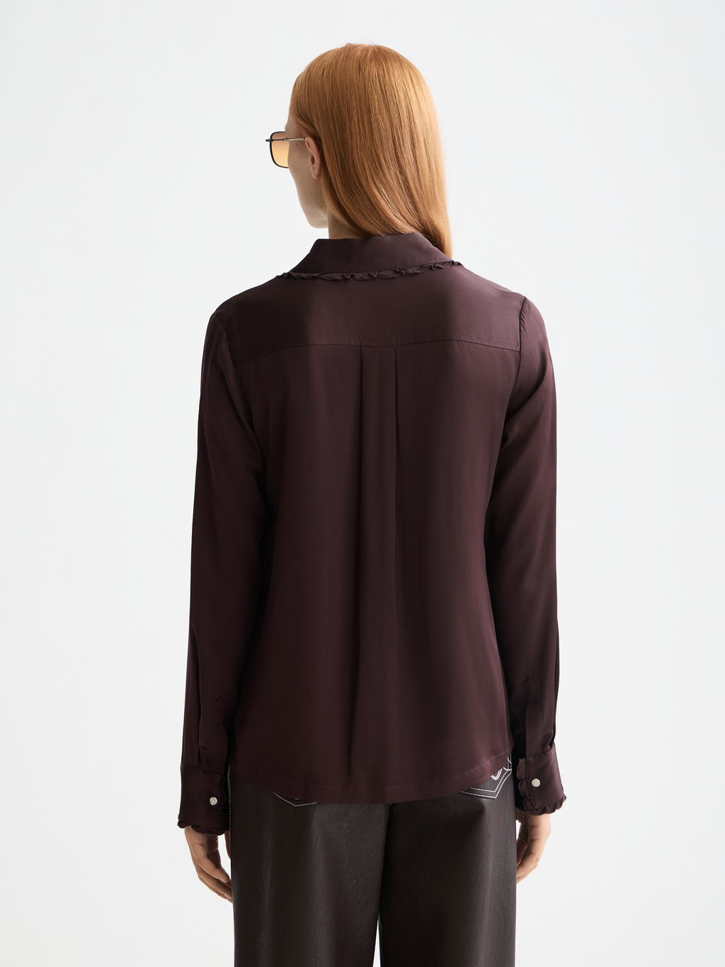 Ruffle collar shirt