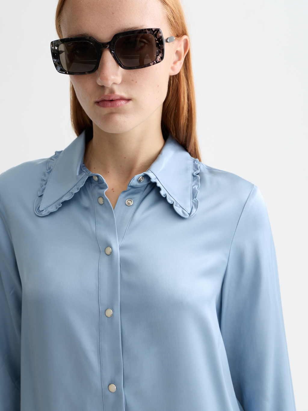 Ruffle collar shirt