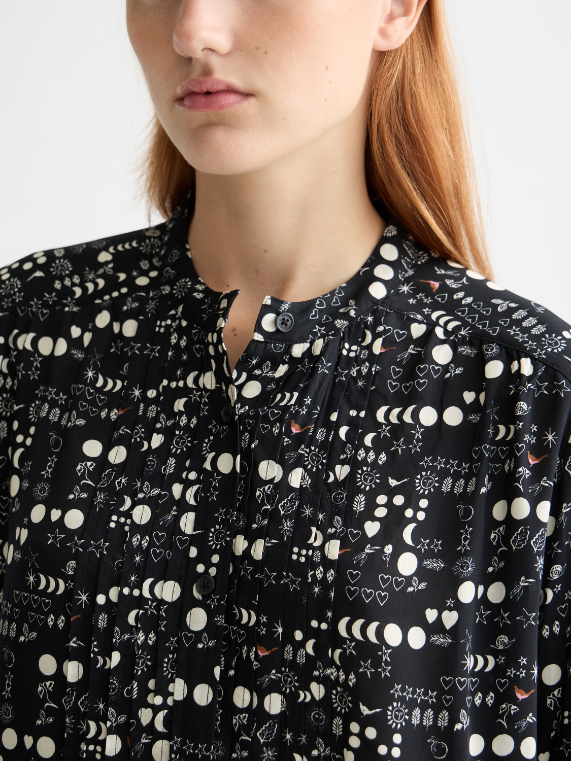 Printed pintuck shirt