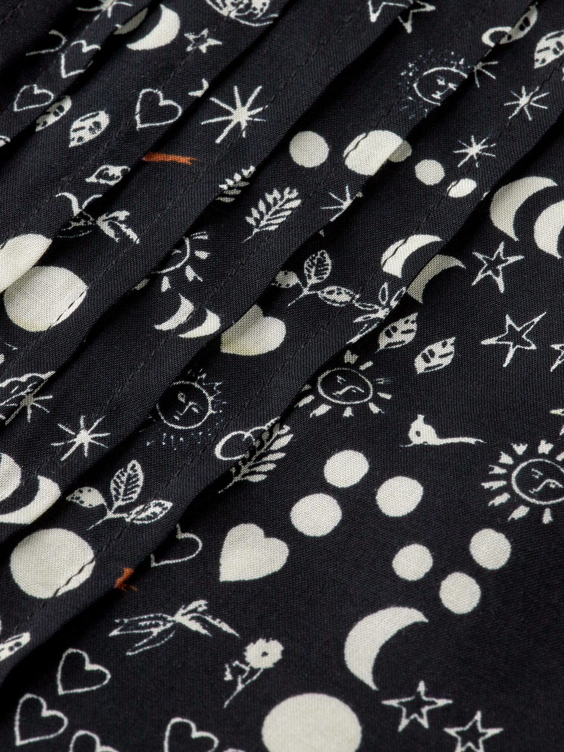 Printed pintuck shirt