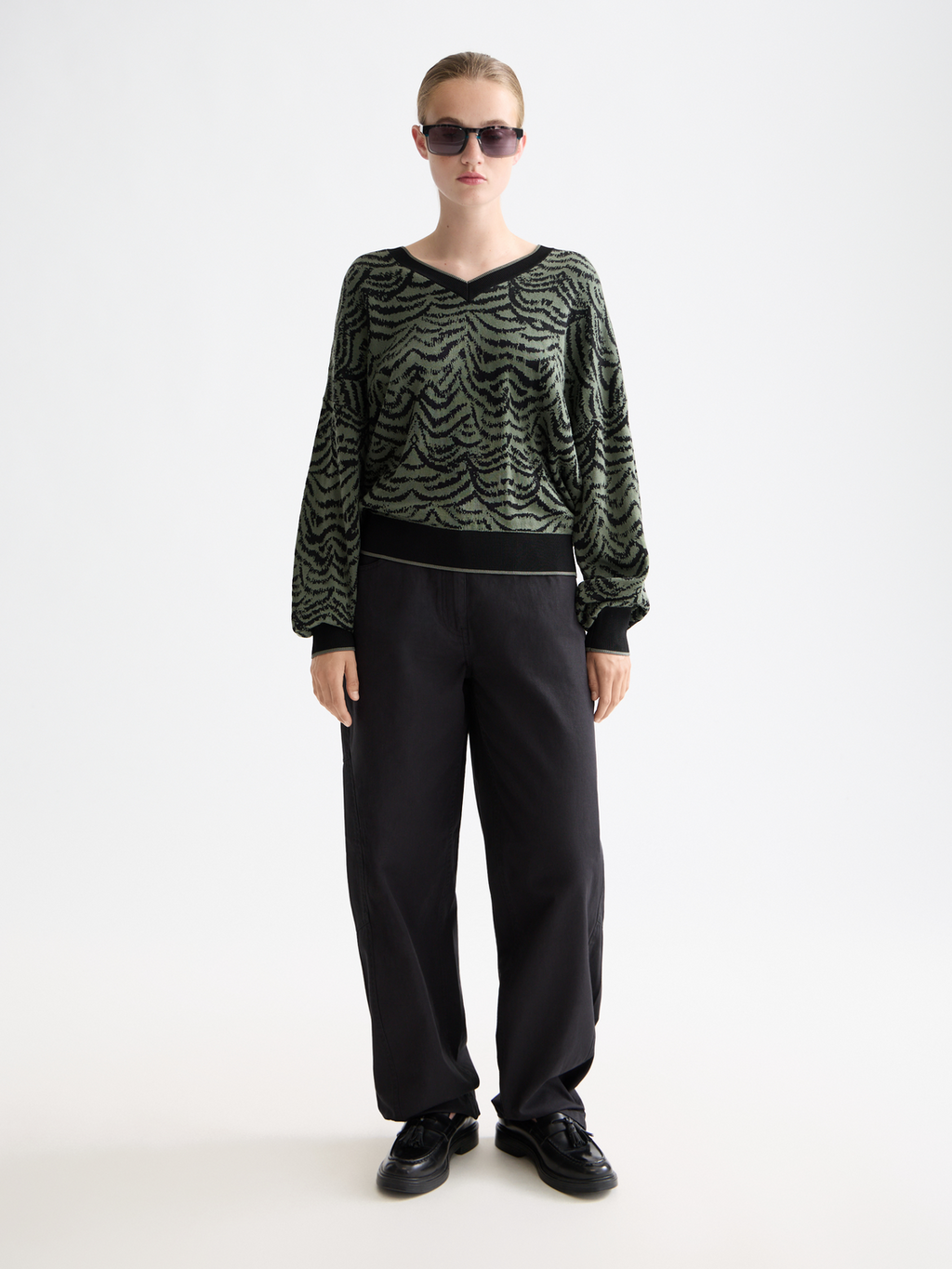 Jacquard V-neck pullover