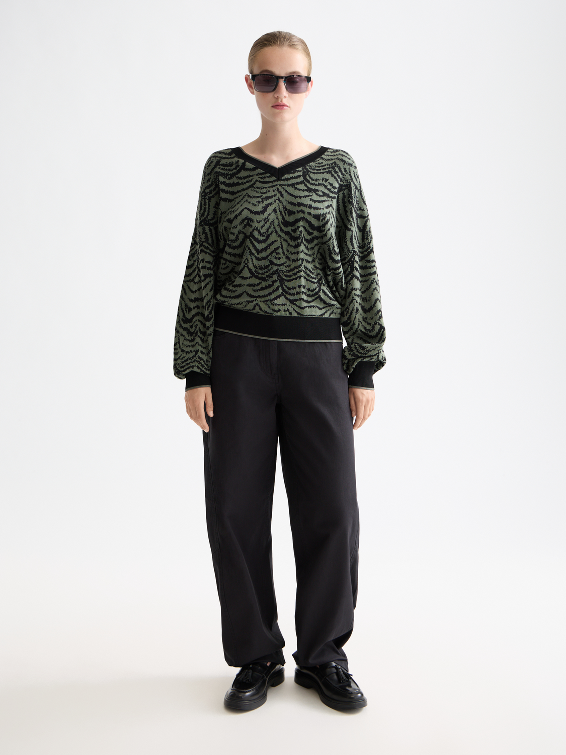 Jacquard V-neck pullover