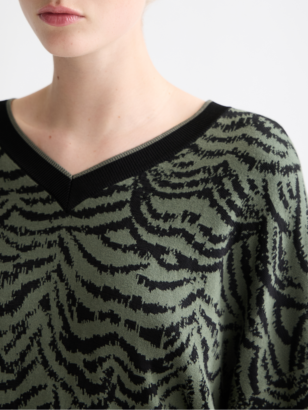 Jacquard V-neck pullover – Scotch & Soda Amsterdam