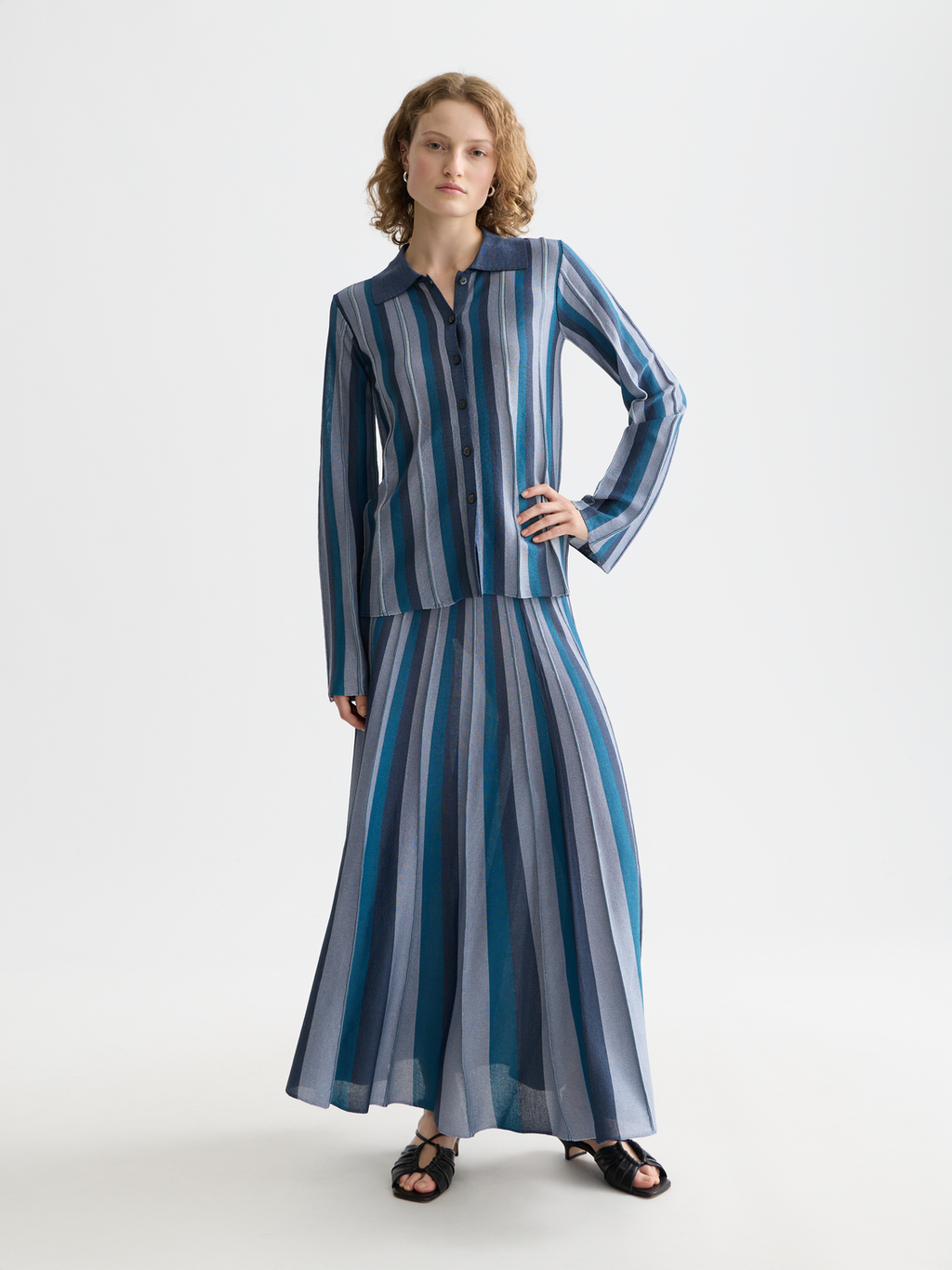 Pleated stripe collared cardigan