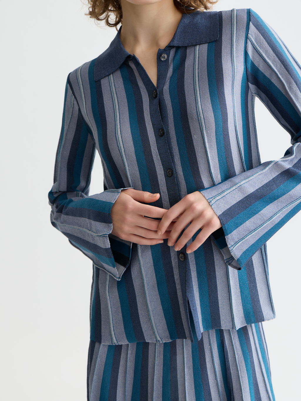Pleated stripe collared cardigan
