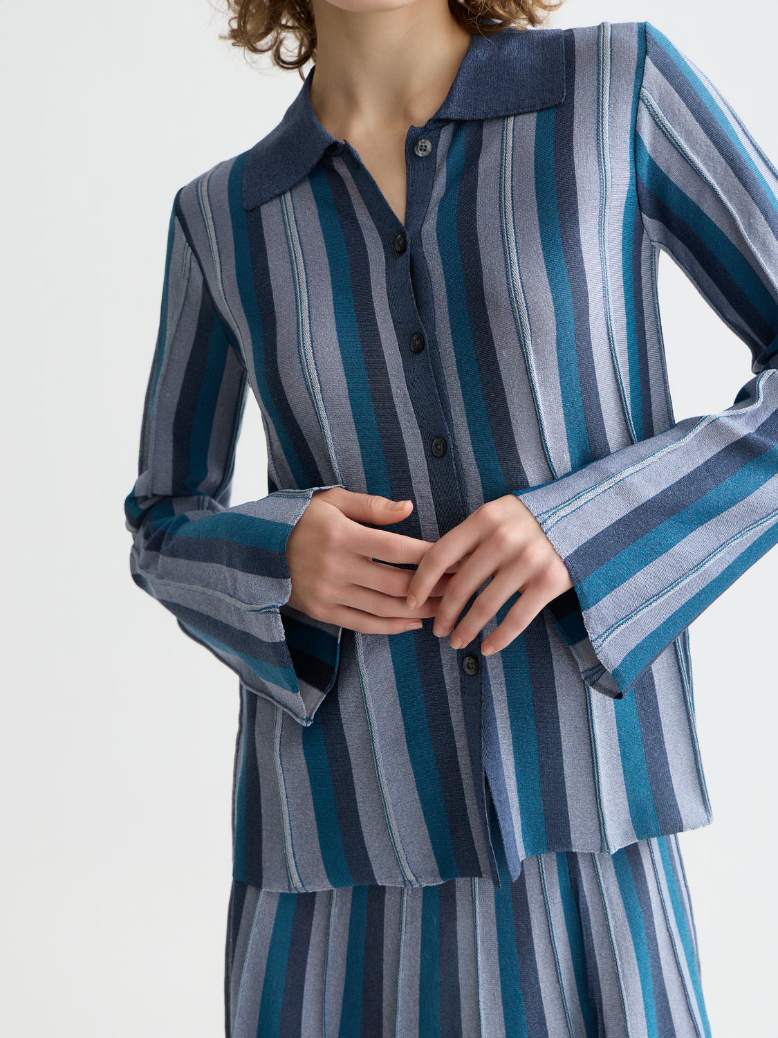 Pleated stripe collared cardigan
