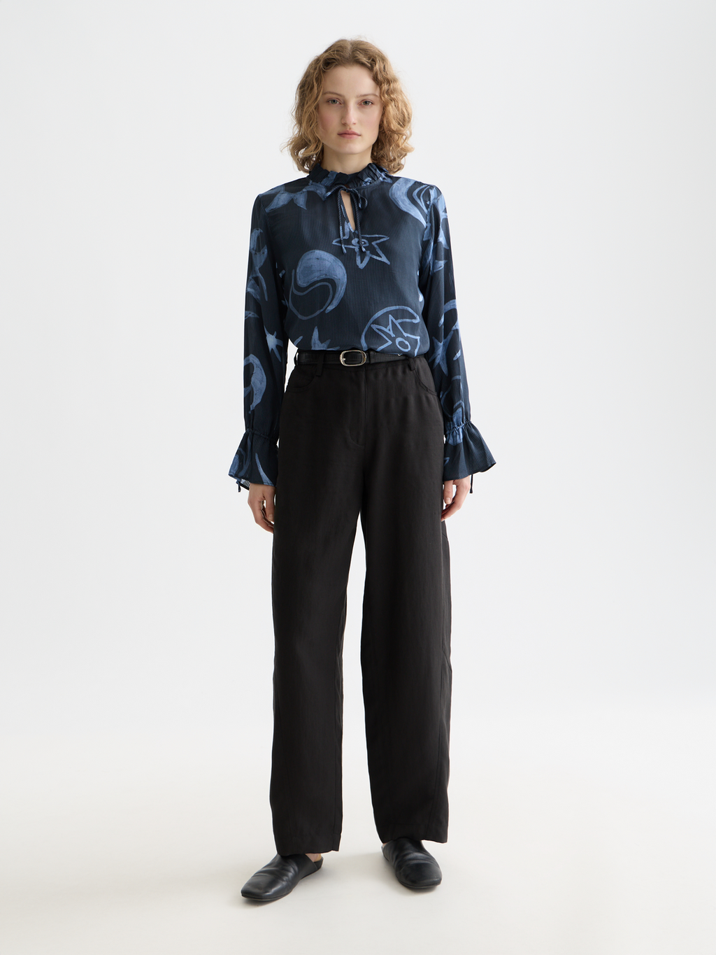 Printed drawstring cuffs shirt