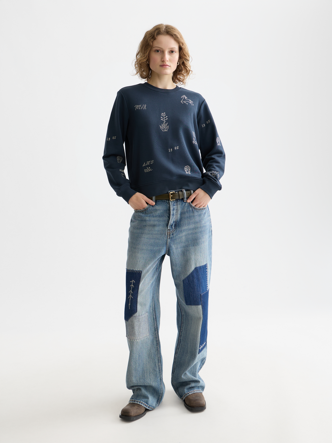 Embroidered regular fit sweatshirt