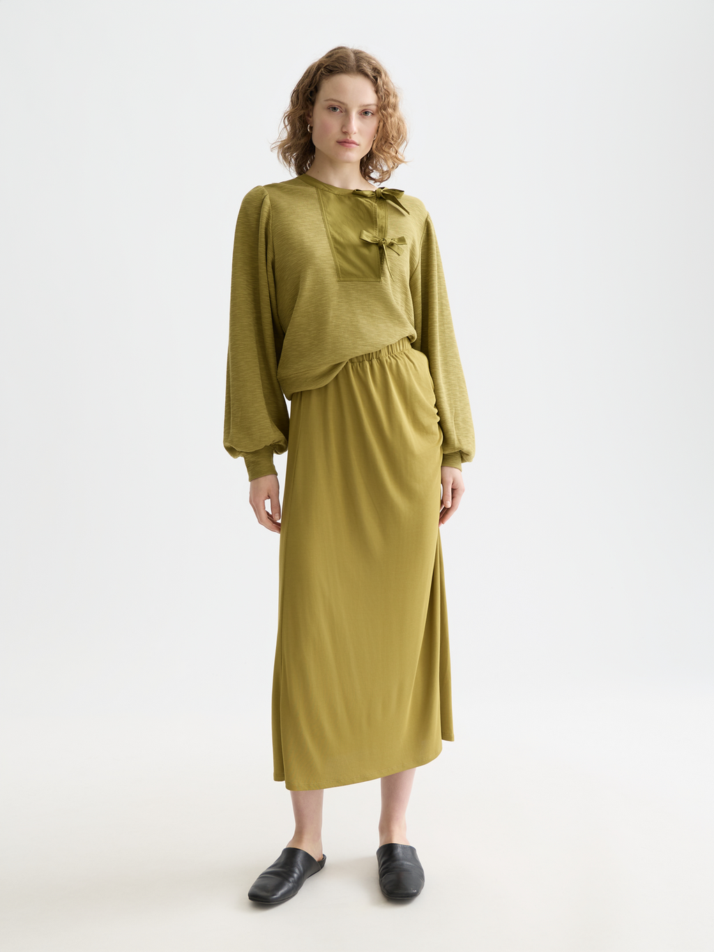 Open neck sweatshirt with woven front placket