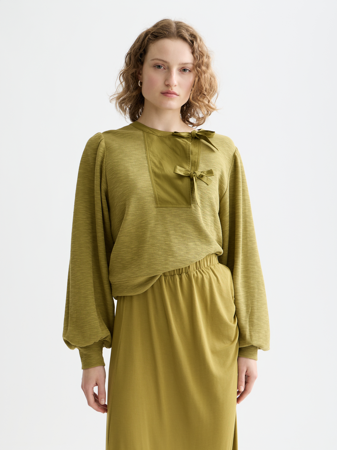 Open neck sweatshirt with woven front placket