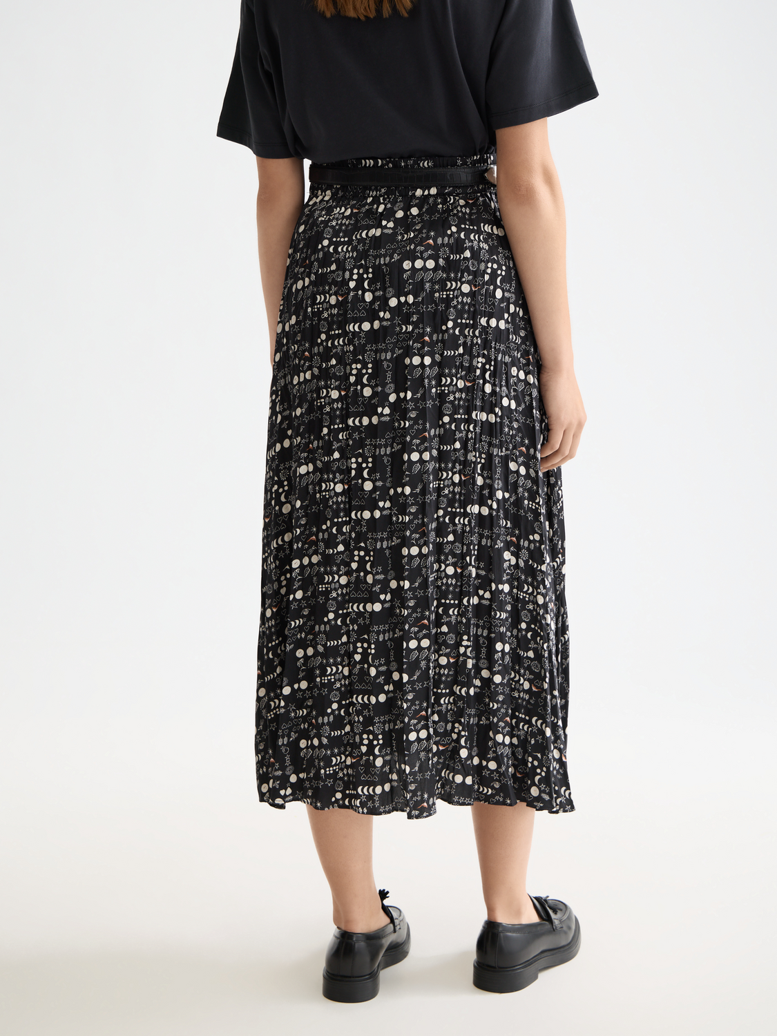 pleat midi skirt